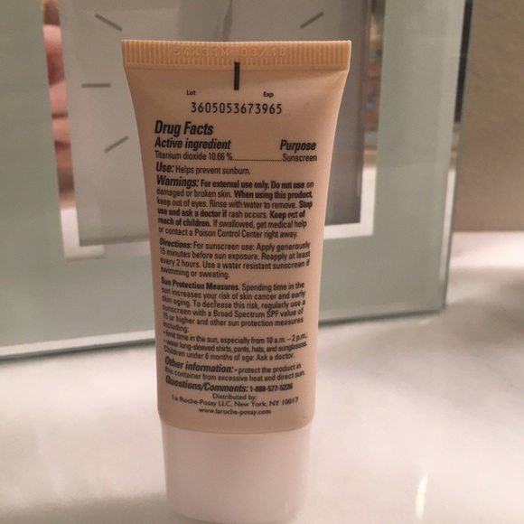 Effaclar BB Blur in Light/Medium - Picture 2 of 2